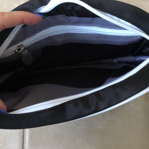 ame and lulu CrossBody Bag - Picture 3 of 3